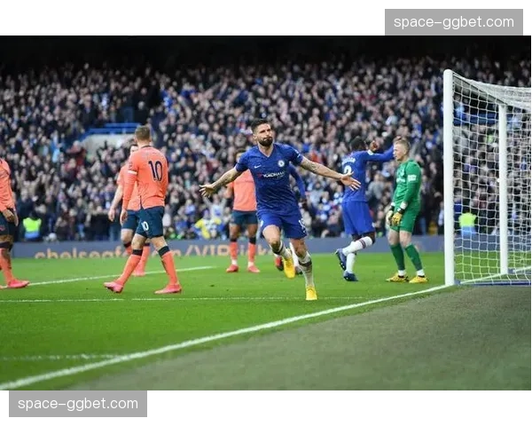 “通讯:诺丁汉森林球迷在保级关键战后高歌支持陷入收购传闻的俱乐部” “通讯:诺丁汉森林球迷在保级关键战后高歌支持陷入收购传闻的俱乐部”