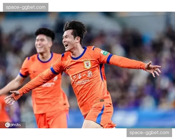 天津津门虎1-2遭山东泰山逆转，基莱斯世界波难救主